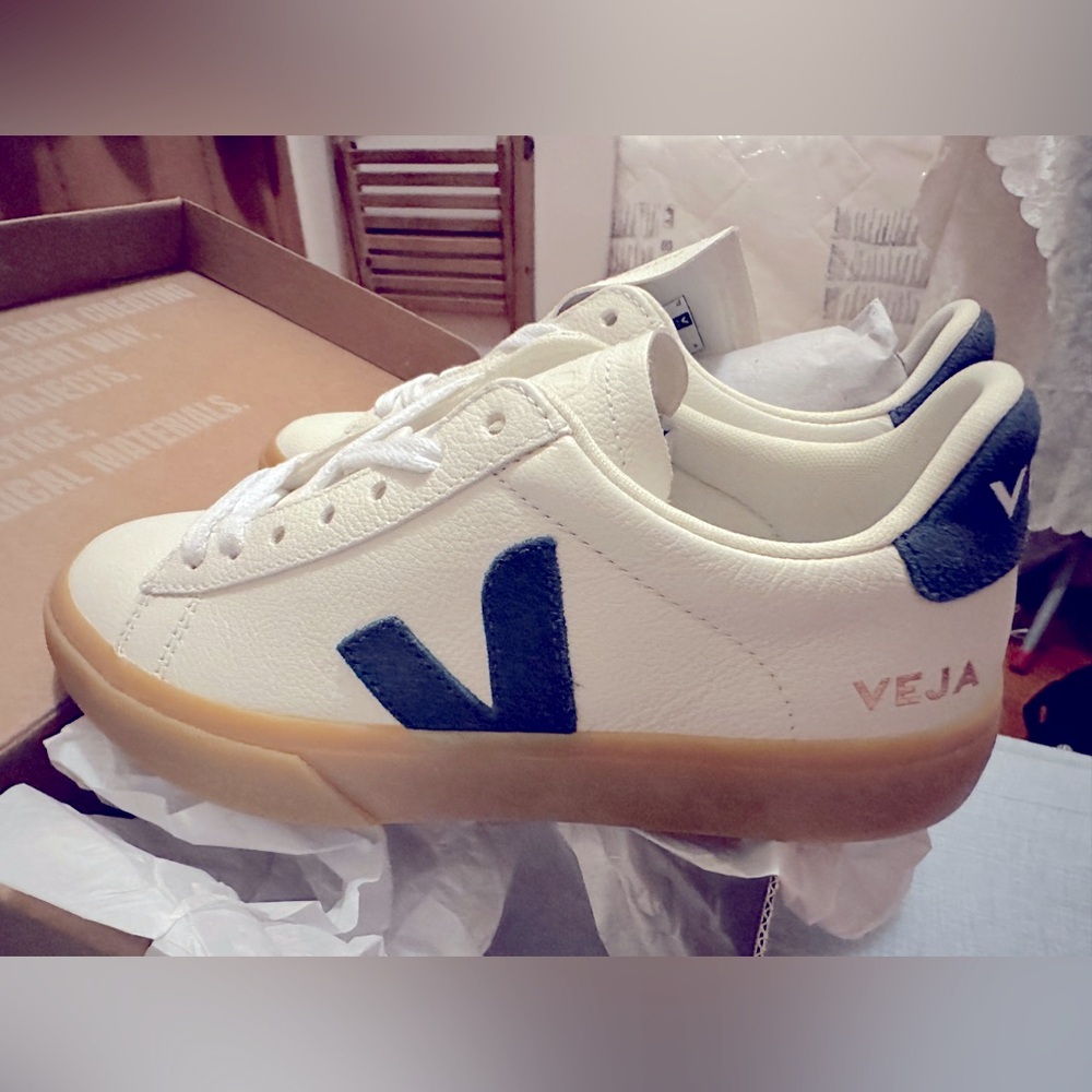 VEJA CAMPO CHROMEFREE LEATHER